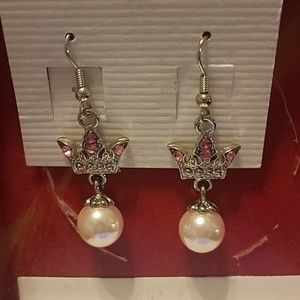 Earrings -pearl drop with crown